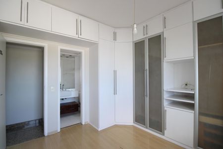 Apartamento para alugar com 145m², 3 quartos e 2 vagasSuíte