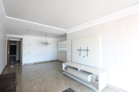 Apartamento para alugar com 145m², 3 quartos e 2 vagasSala