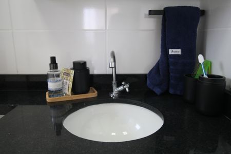 Banheiro de apartamento à venda com 1 quarto, 24m² em Paraíso do Morumbi, São Paulo