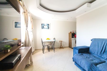 Sala de apartamento à venda com 3 quartos, 53m² em Vila Carmosina, São Paulo