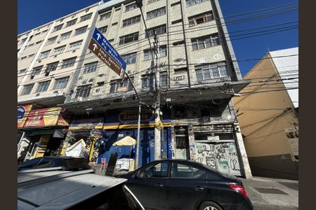 Apartamento para alugar com 52m², 1 quarto e 1 vagaFachada + plaquinha