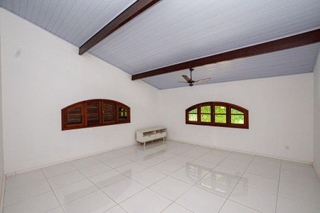 Casa à venda com 5 quartos, 390m² em Itaipu, Niterói