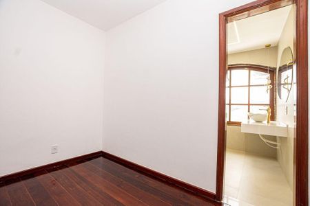 Casa à venda com 5 quartos, 390m² em Itaipu, Niterói