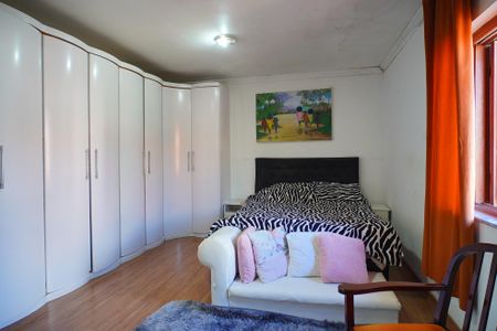 Casa de condomínio à venda com 253m², 3 quartos e 2 vagasQuarto suite 2