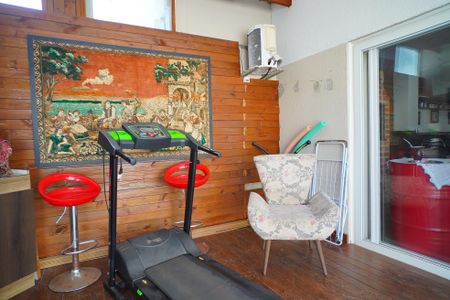 Casa de condomínio à venda com 253m², 3 quartos e 2 vagasAcademia