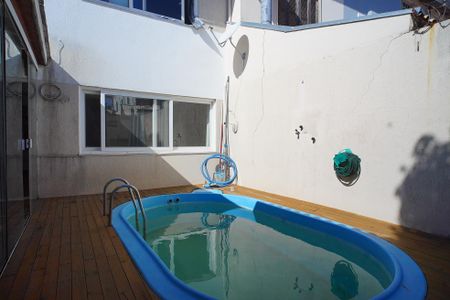 Casa de condomínio à venda com 253m², 3 quartos e 2 vagasPatio e piscina 