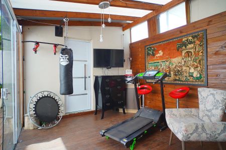 Casa de condomínio à venda com 253m², 3 quartos e 2 vagasAcademia