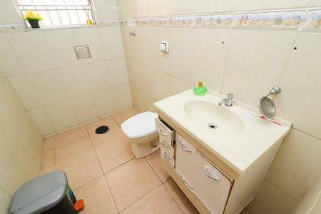 Casa à venda com 152m², 3 quartos e 1 vagaBanheiro 2