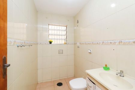 Casa à venda com 152m², 3 quartos e 1 vagaBanheiro 2