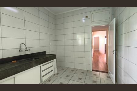 Casa à venda com 232m², 5 quartos e 2 vagas Casa à venda com 232m², 5 quartos e 2 vagasCozinha