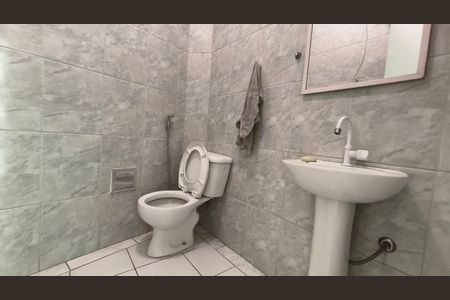 Casa à venda com 232m², 5 quartos e 2 vagas Casa à venda com 232m², 5 quartos e 2 vagasBanheiro de Serviço