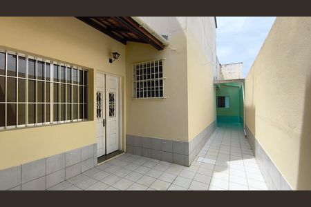 Casa à venda com 232m², 5 quartos e 2 vagas Casa à venda com 232m², 5 quartos e 2 vagasQuintal