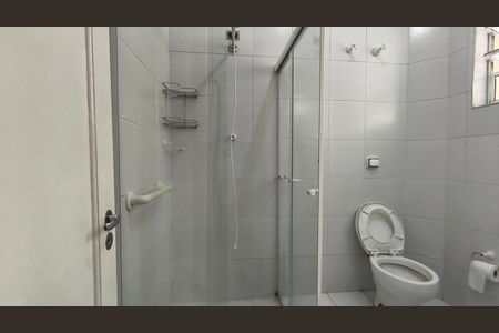 Casa à venda com 232m², 5 quartos e 2 vagas Casa à venda com 232m², 5 quartos e 2 vagasBanheiro