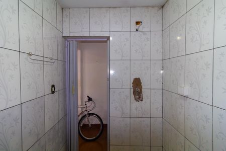 Banheiro de casa para alugar com 1 quarto, 28m² em Chácara Belenzinho, São Paulo
