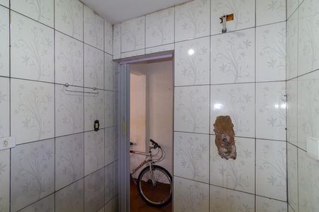 Banheiro de casa para alugar com 1 quarto, 28m² em Chácara Belenzinho, São Paulo