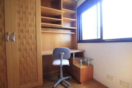 Apartamento à venda com 146m², 4 quartos e 3 vagasDetalhe da Suíte 2