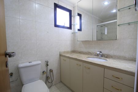 Apartamento à venda com 146m², 4 quartos e 3 vagasBanheiro da Suíte master