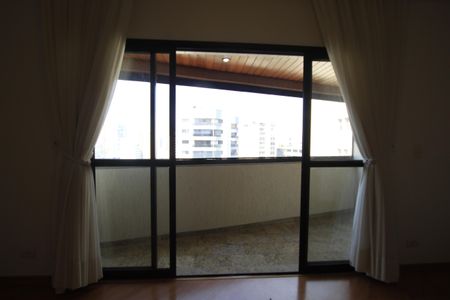Apartamento à venda com 146m², 4 quartos e 3 vagasSacada da Sala