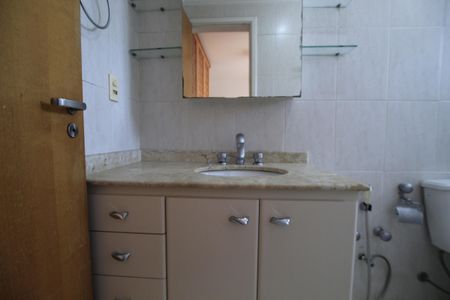Apartamento à venda com 146m², 4 quartos e 3 vagasBanheiro da Suíte 2