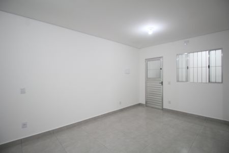 Casa para alugar com 1 quarto, 39m² em Parque Pinheiros, Taboão da Serra