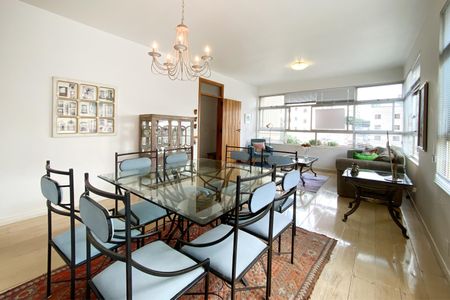 Apartamento à venda com 120m², 4 quartos e 2 vagasSala