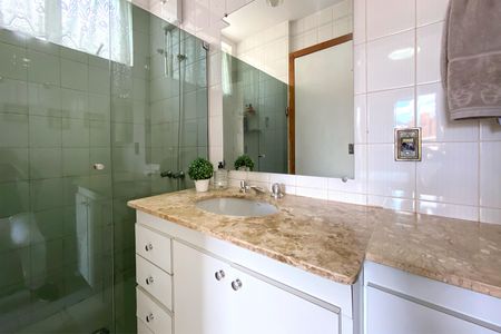 Apartamento à venda com 120m², 4 quartos e 2 vagasBanheiro da Suíte 1