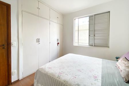 Apartamento à venda com 120m², 4 quartos e 2 vagasQuarto 2