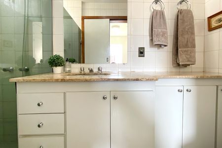 Apartamento à venda com 120m², 4 quartos e 2 vagasBanheiro da Suíte 1