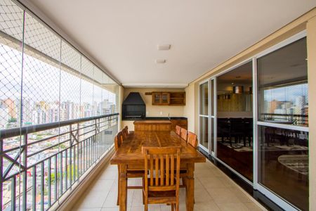 Apartamento à venda com 165m², 3 quartos e 2 vagasVaranda gourmet