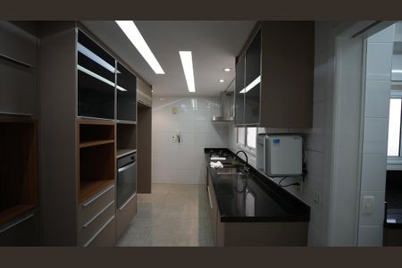 Apartamento à venda com 165m², 3 quartos e 2 vagasCozinha