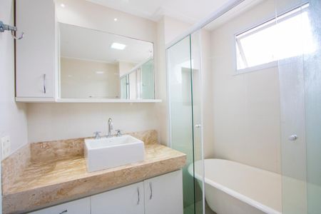 Apartamento à venda com 165m², 3 quartos e 2 vagasBanheiro do quarto 1