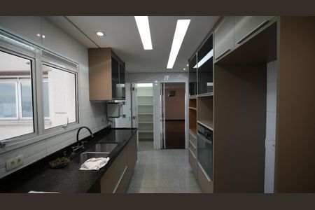 Apartamento à venda com 165m², 3 quartos e 2 vagasCozinha