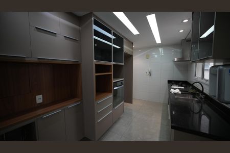 Apartamento à venda com 165m², 3 quartos e 2 vagasCozinha