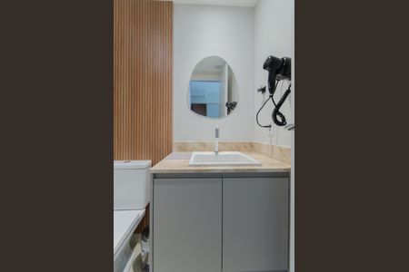 Banheiro de kitnet/studio para alugar com 1 quarto, 25m² em Vila Mariana, São Paulo