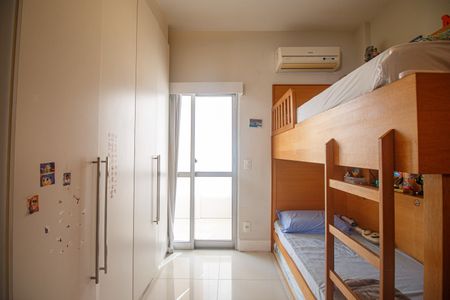Apartamento à venda com 156m², 4 quartos e 2 vagasQuarto 2