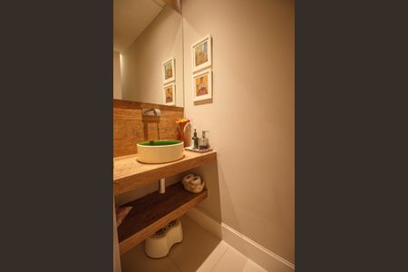 Apartamento à venda com 156m², 4 quartos e 2 vagasLavabo