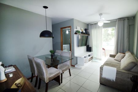 Sala de apartamento à venda com 2 quartos, 60m² em Penha, Rio de Janeiro