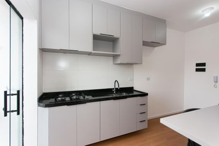 Sala e Cozinha de apartamento para alugar com 1 quarto, 28m² em Penha de França, São Paulo