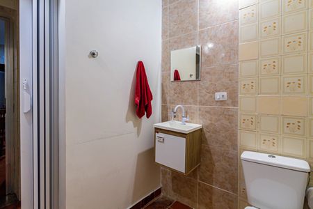 Casa de condomínio à venda com 120m², 2 quartos e 2 vagas Casa de condomínio à venda com 120m², 2 quartos e 2 vagasBanheiro de serviço