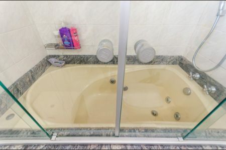 Apartamento à venda com 127m², 3 quartos e 3 vagasSuíte - Banheiro