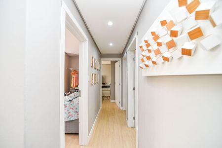 Corredor de apartamento à venda com 3 quartos, 78m² em São Sebastião, Porto Alegre