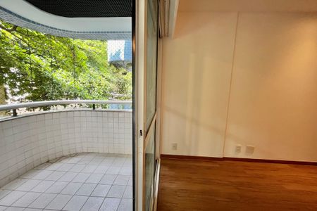 Varanda sala  de apartamento para alugar com 3 quartos, 115m² em Leblon, Rio de Janeiro