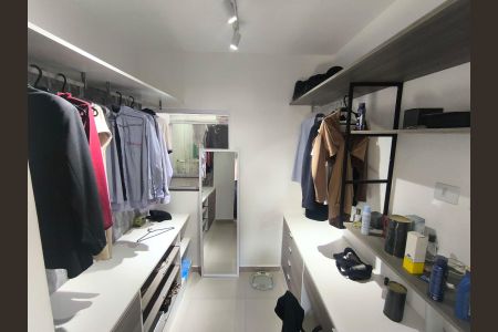 Closet de apartamento à venda com 2 quartos, 40m² em Vila Canero, São Paulo