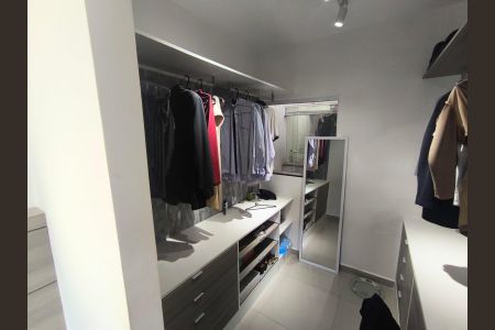 Closet de apartamento à venda com 2 quartos, 40m² em Vila Canero, São Paulo
