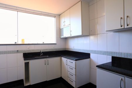 Apartamento à venda com 130m², 3 quartos e 2 vagasCozinha
