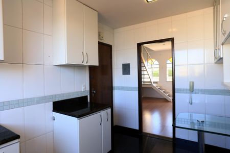 Apartamento à venda com 130m², 3 quartos e 2 vagasCozinha