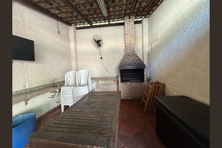 Apartamento para alugar com 62m², 2 quartos e sem vagaÁrea comum - Churrasqueira