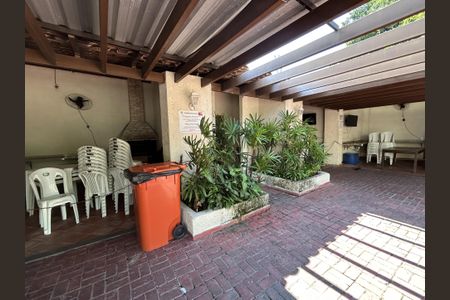 Apartamento para alugar com 62m², 2 quartos e sem vagaÁrea comum - Churrasqueira