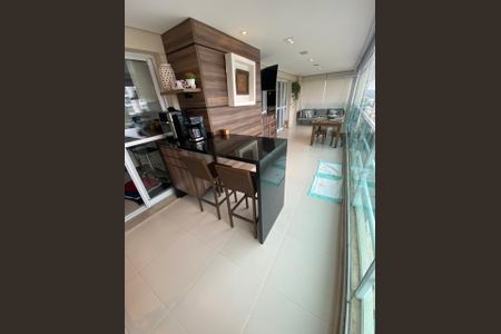 Apartamento à venda com 202m², 3 quartos e 4 vagas Apartamento à venda com 202m², 3 quartos e 4 vagasVaranda