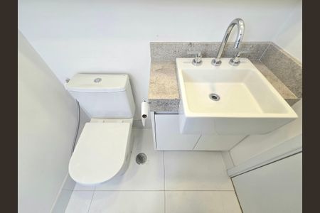 Apartamento à venda com 74m², 2 quartos e 1 vagaBanheiro da Suíte 2